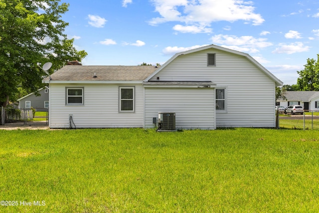 453 Hunting Green Dr, Jacksonville, NC 28546 - rear view of property with roof with shingles