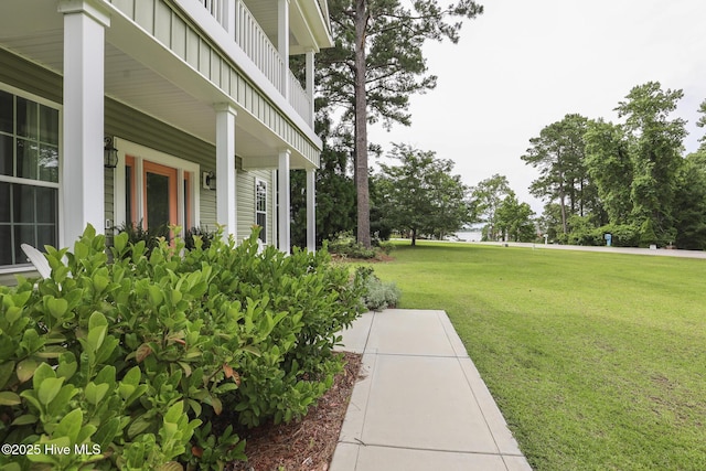 637 White Oak Xing, Swansboro, NC 28584 - view of grassy yard featuring a water view