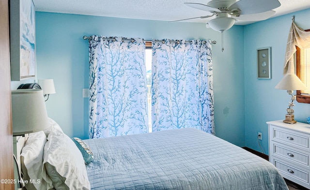 4704 S Va Dare Trl, Nags Head, NC 27959 - bedroom featuring ceiling fan