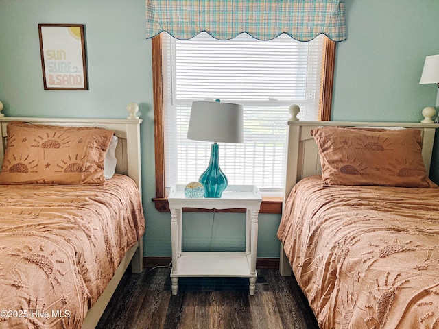 4704 S Va Dare Trl, Nags Head, NC 27959 - bedroom with wood finished floors and baseboards