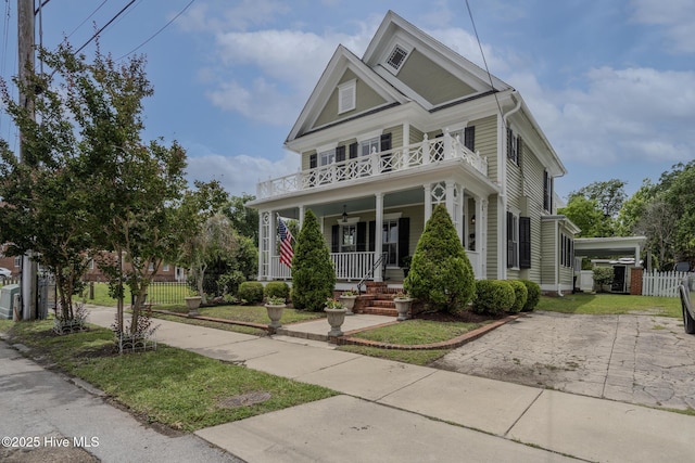 405 Hancock St, New Bern, NC 28560 - view of front facade featuring a porch and a balcony