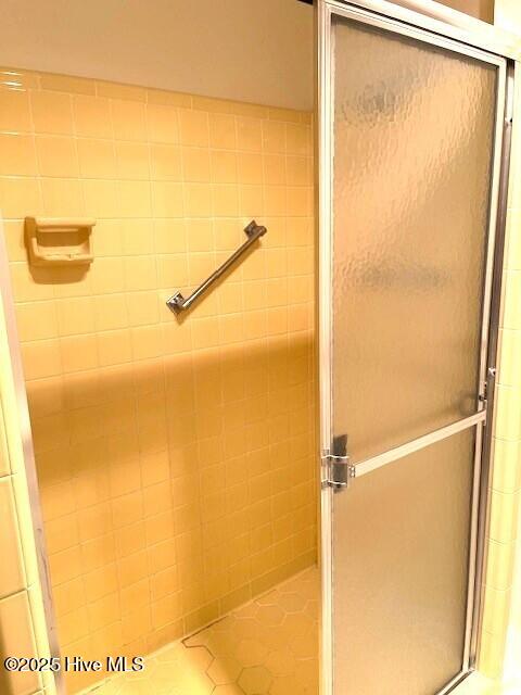 105 Ridgewood Rd, Pinehurst, NC 28374 - full bath with a stall shower and tile patterned floors