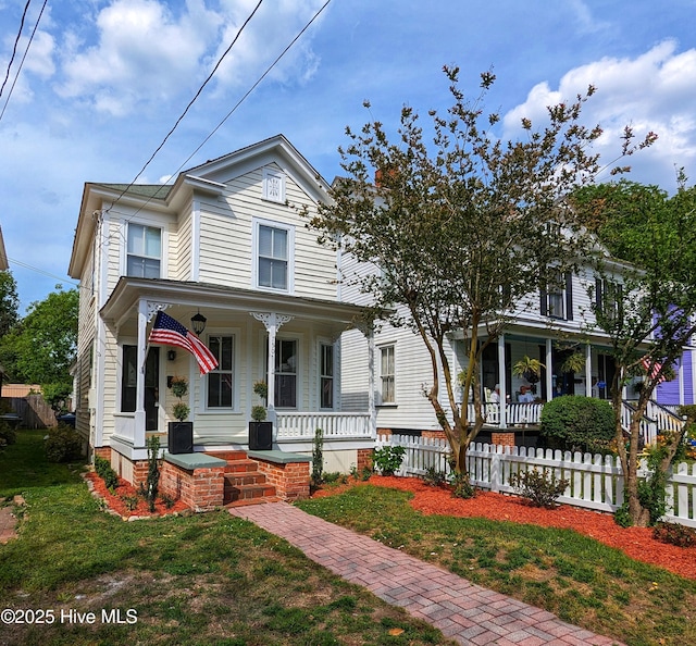 750 W 2nd St, Washington, NC 27889 - view of front of home featuring a porch