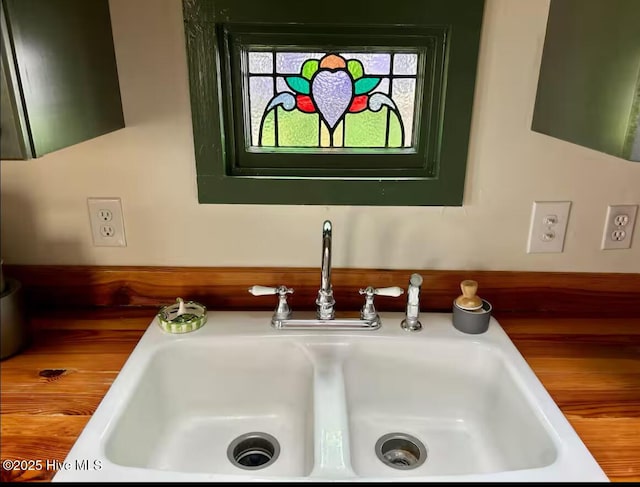 750 W 2nd St, Washington, NC 27889 - kitchen view of a sink
