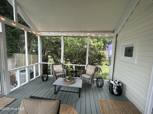 750 W 2nd St, Washington, NC 27889 - sunroom with lofted ceiling