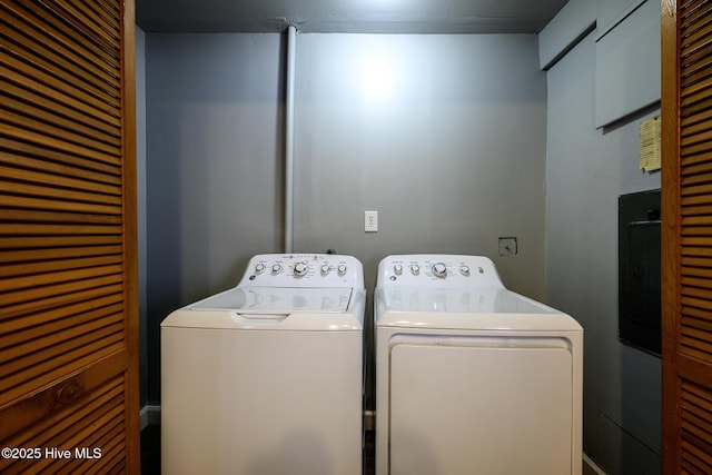 103 Elizabeth St, Havelock, NC 28532 - laundry area with independent washer and dryer