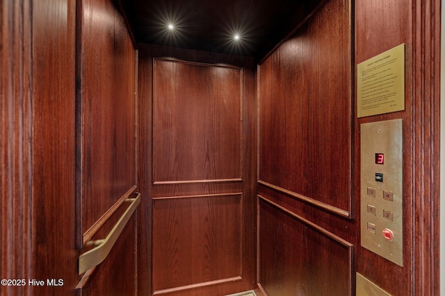 4101 Ocean Dr, Emerald Isle, NC 28594 - elevator