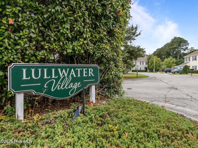 136 Lullwater Dr Unit B, Wilmington, NC 28403 - view of community sign