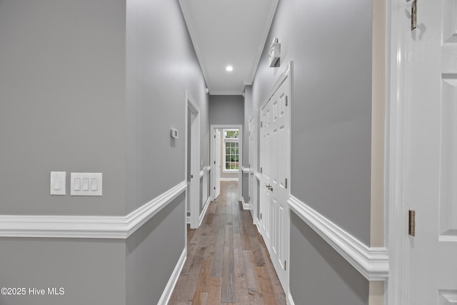 376 Red Fox Run Dr, Wallace, NC 28466 - hall featuring ornamental molding, light wood finished floors, and recessed lighting