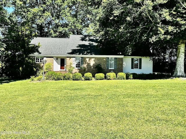 9550 NC-171, Williamston, NC 27892 - view of front facade with a front lawn