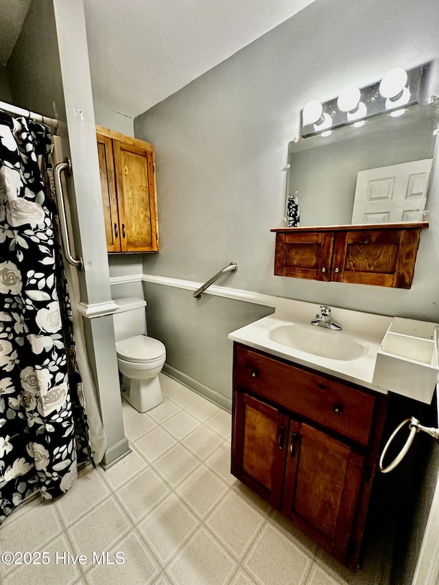 9550 NC-171, Williamston, NC 27892 - full bath featuring vanity, tile patterned floors, and a shower with shower curtain