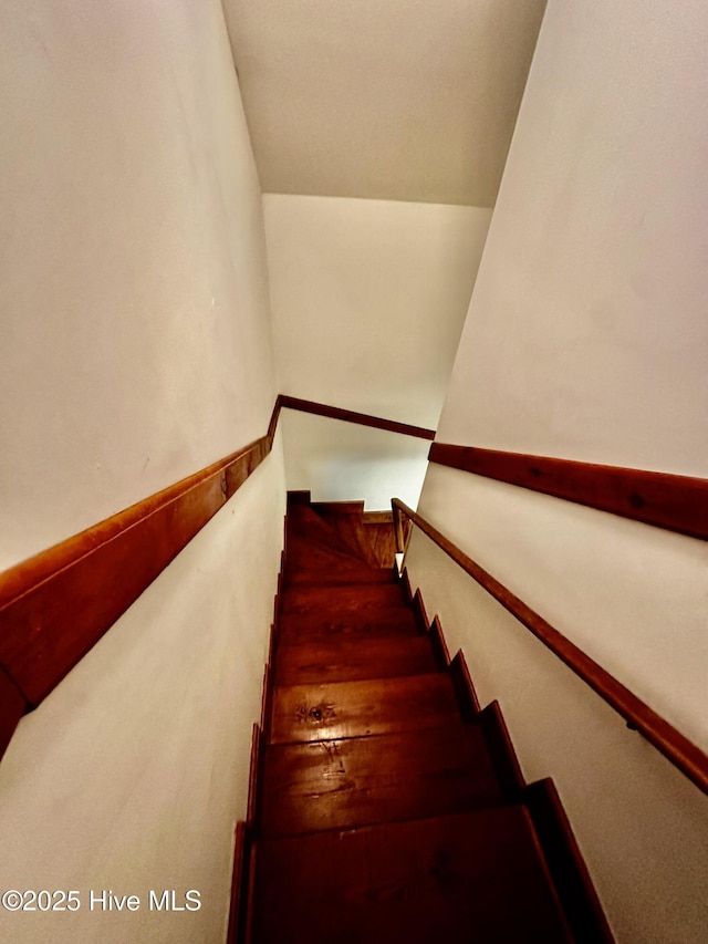 9550 NC-171, Williamston, NC 27892 - view of stairs