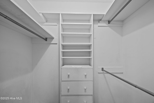 1909 Pawnee Dr, Kinston, NC 28504 - view of spacious closet