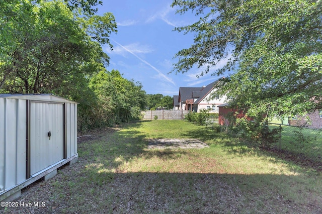 1004 S 8th St, Wilmington, NC 28401 - fenced backyard featuring a storage shed