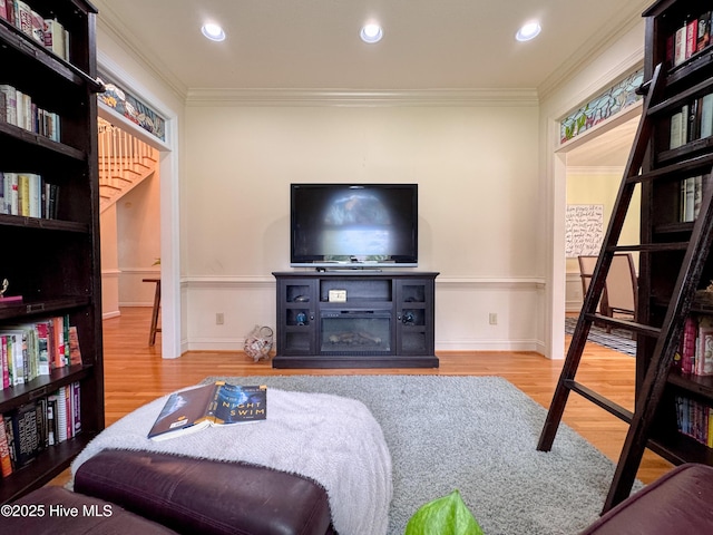4109 Devonshire Ln, Wilmington, NC 28409 - living room with wood finished floors, ornamental molding, and recessed lighting