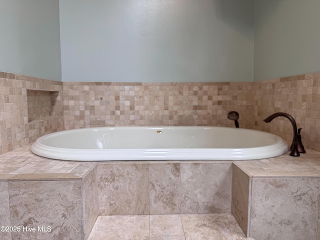 4109 Devonshire Ln, Wilmington, NC 28409 - bathroom featuring a bath