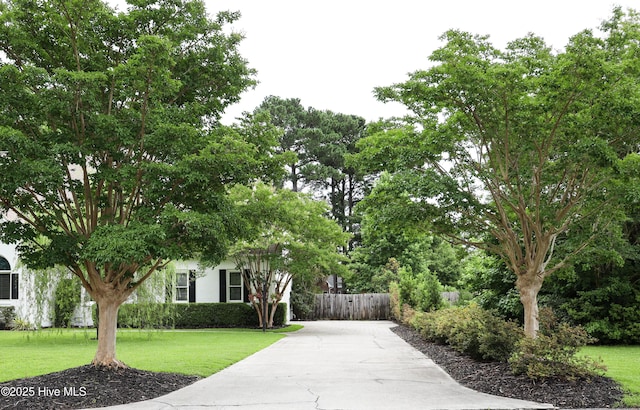 4109 Devonshire Ln, Wilmington, NC 28409 - view of property's community featuring concrete driveway