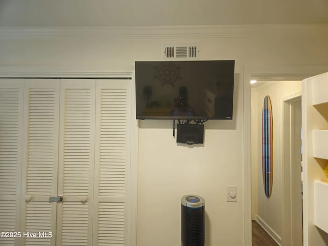 2008 E Ft Macon Rd Unit E14, Atlantic Beach, NC 28512 - detailed view of crown molding