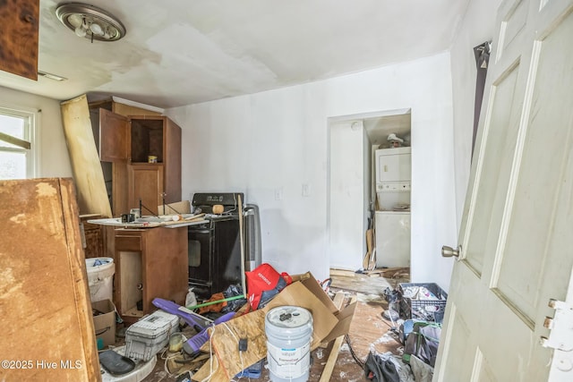 115 Wright St, Wilmington, NC 28401 - kitchen featuring stacked washing machine and dryer