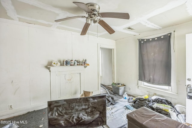 115 Wright St, Wilmington, NC 28401 - living room featuring a ceiling fan