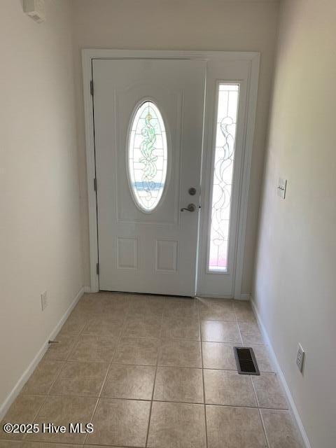 208 Canterwood Ln, New Bern, NC 28562 - entrance foyer with plenty of natural light and light tile patterned floors