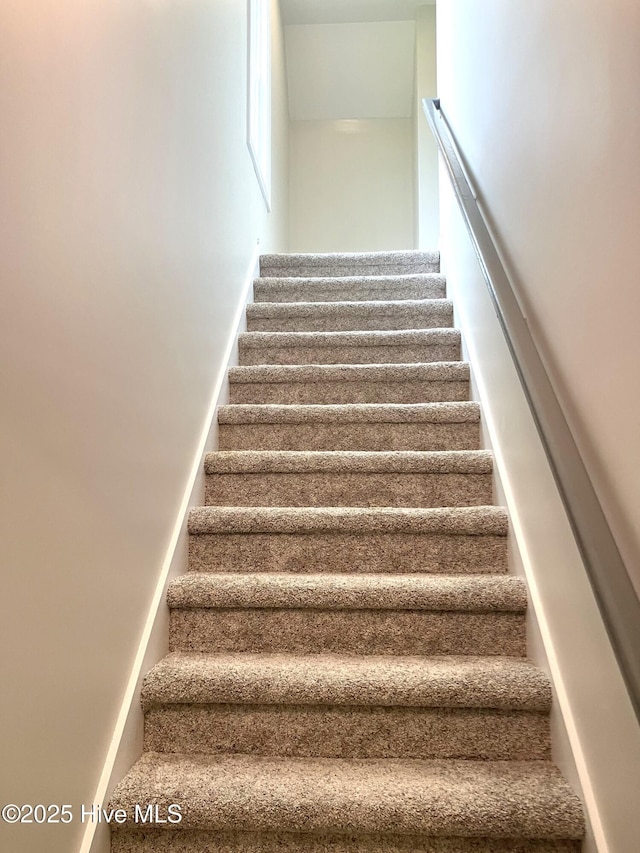 407 King Richard Ct, Jacksonville, NC 28546 - view of stairway