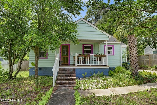606 Ivey Cir, Wilmington, NC 28401 - bungalow-style home with covered porch