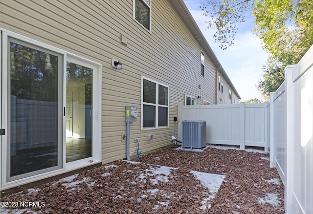 463 Sullivan Loop Rd, Midway Park, NC 28544 - view of side of property with a cooling unit