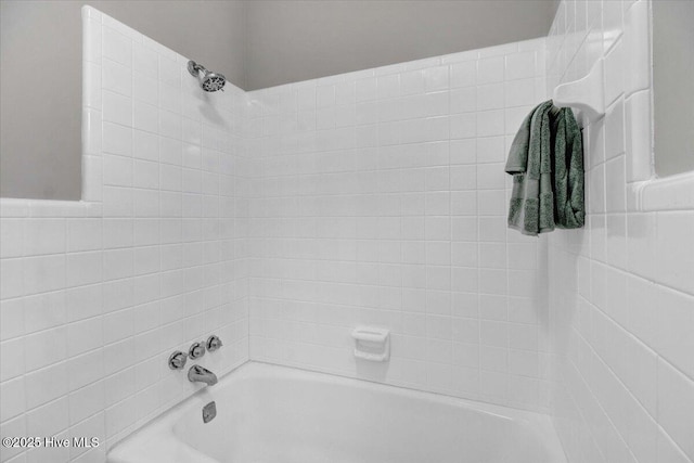 527 W College St, Warsaw, NC 28398 - bathroom featuring bathtub / shower combination