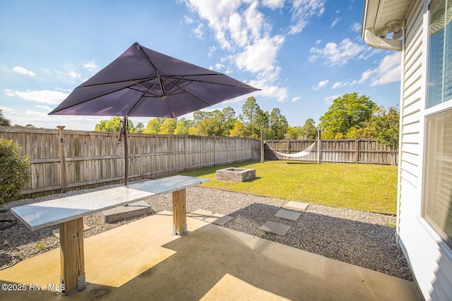 368 Lehigh Rd, Wilmington, NC 28412 - fenced backyard featuring a patio area and a fire pit