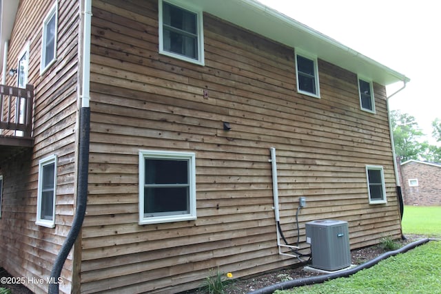 507 Seaview Dr, Edenton, NC 27932 - view of side of property with a balcony and a yard