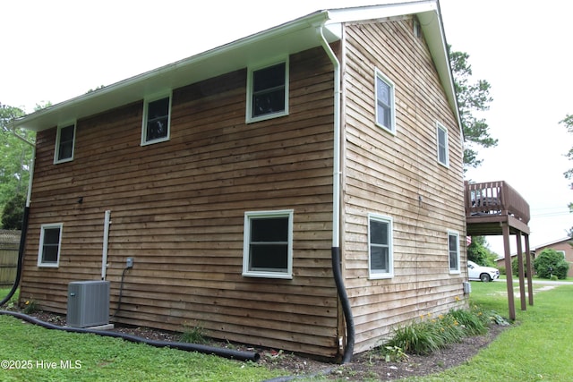 507 Seaview Dr, Edenton, NC 27932 - view of side of home featuring a lawn and a wooden deck