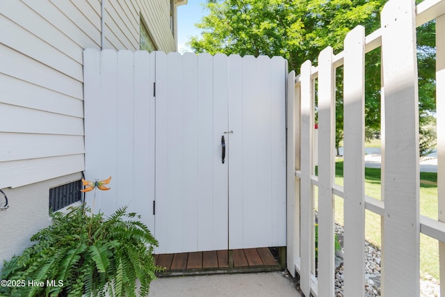 188 Edgewater Cir, Sunset Beach, NC 28468 - view of gate
