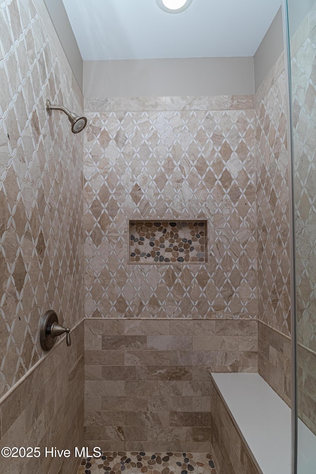 112 Highwoods Dr, Goldsboro, NC 27530 - bathroom featuring a tile shower