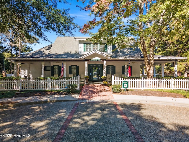 9154 Village Lake Dr SW, Calabash, NC 28467 - view of front of home featuring a fenced front yard