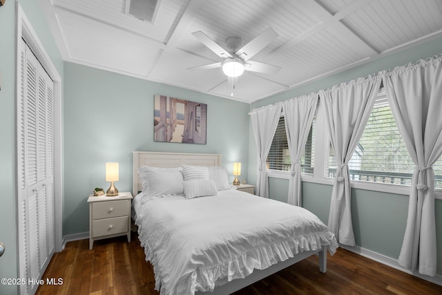6227 Harbourside Dr, New Bern, NC 28560 - bedroom with a closet, wood finished floors, and a ceiling fan