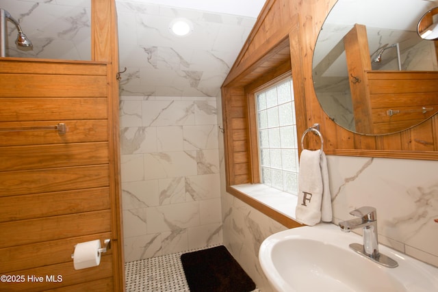 615 E Main St, Aberdeen, NC 28315 - bathroom featuring a shower