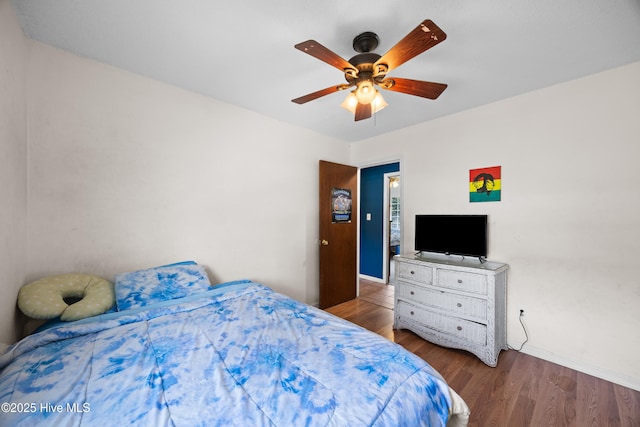 608 Calabash Dr, Hubert, NC 28539 - bedroom featuring wood finished floors and a ceiling fan