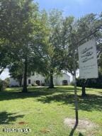 102 W Eden St, Edenton, NC 27932 - surrounding community featuring a yard