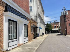 102 W Eden St, Edenton, NC 27932 - view of asphalt street