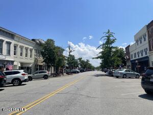 102 W Eden St, Edenton, NC 27932 - view of asphalt road