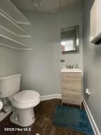 102 W Eden St, Edenton, NC 27932 - full bath featuring toilet and a shower