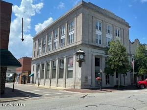 102 W Eden St, Edenton, NC 27932 - view of building exterior