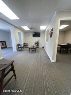 102 W Eden St, Edenton, NC 27932 - living room with baseboards