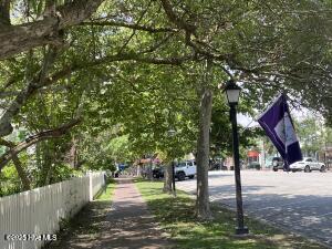 102 W Eden St, Edenton, NC 27932 - view of community