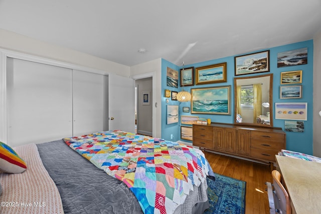 604 W Wilson Creek Dr, Trent Woods, NC 28562 - bedroom featuring hardwood / wood-style flooring and a closet