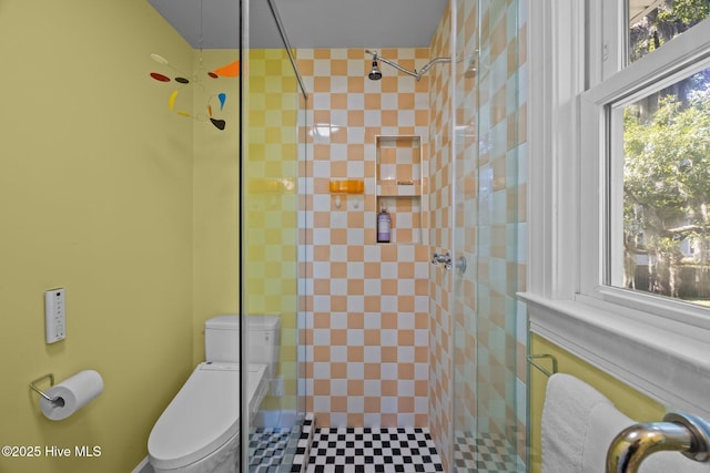 604 W Wilson Creek Dr, Trent Woods, NC 28562 - bathroom with tiled shower and toilet