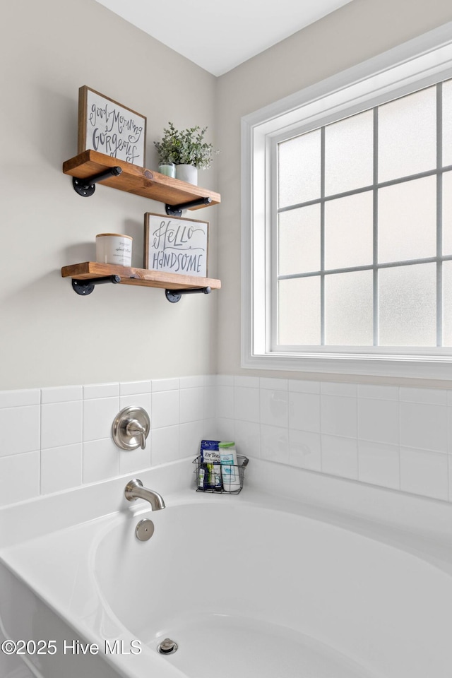 3243 Kellerton Pl, Wilmington, NC 28409 - full bathroom featuring a garden tub