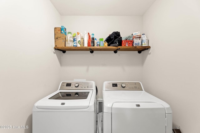 3243 Kellerton Pl, Wilmington, NC 28409 - laundry room featuring washing machine and clothes dryer