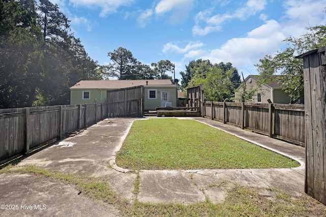 1311 Hazel Ave, New Bern, NC 28560 - fenced backyard featuring a deck